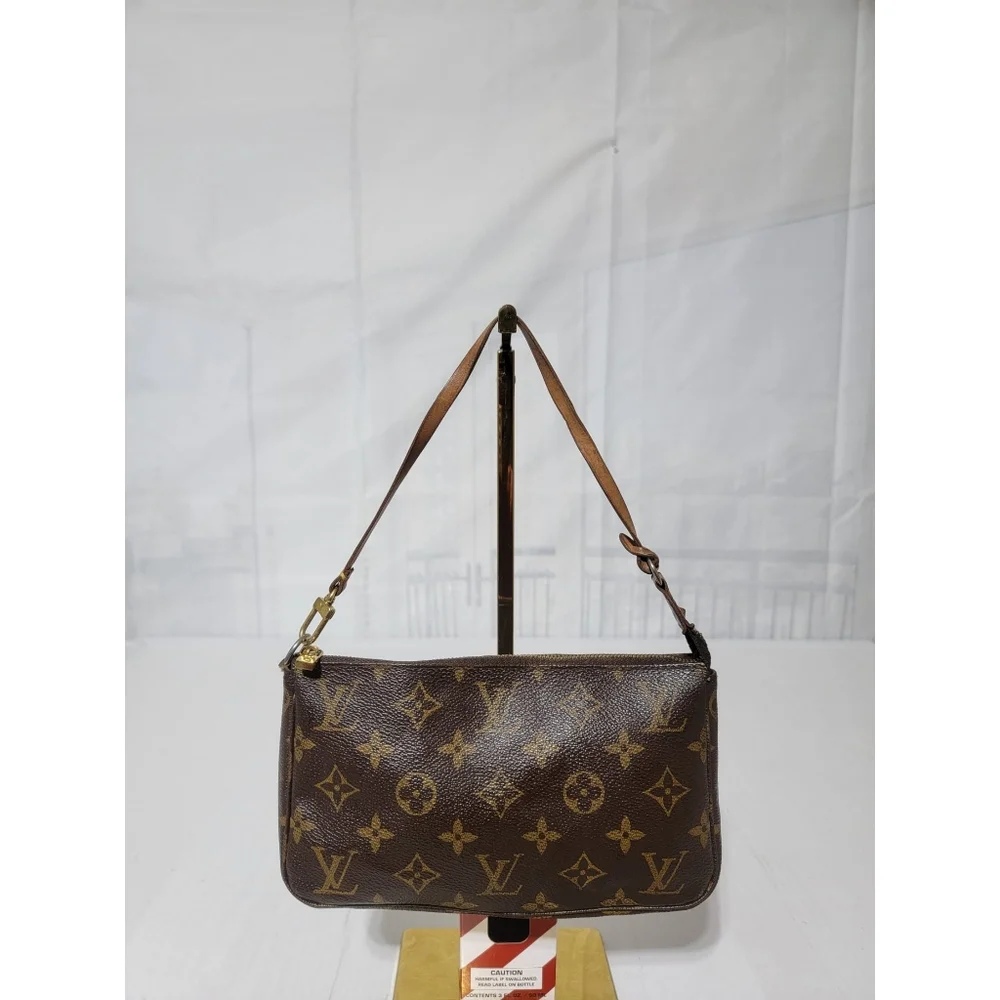 LOUIS VUITTON Monogram Pochette Accessoires Brown
